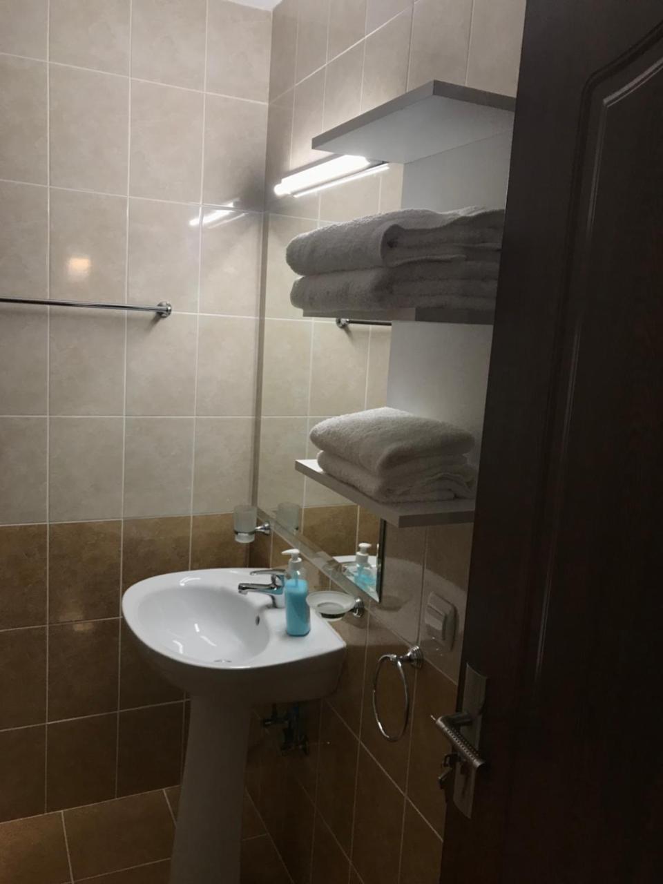 Pensiunea Granada 코바스나 외부 사진