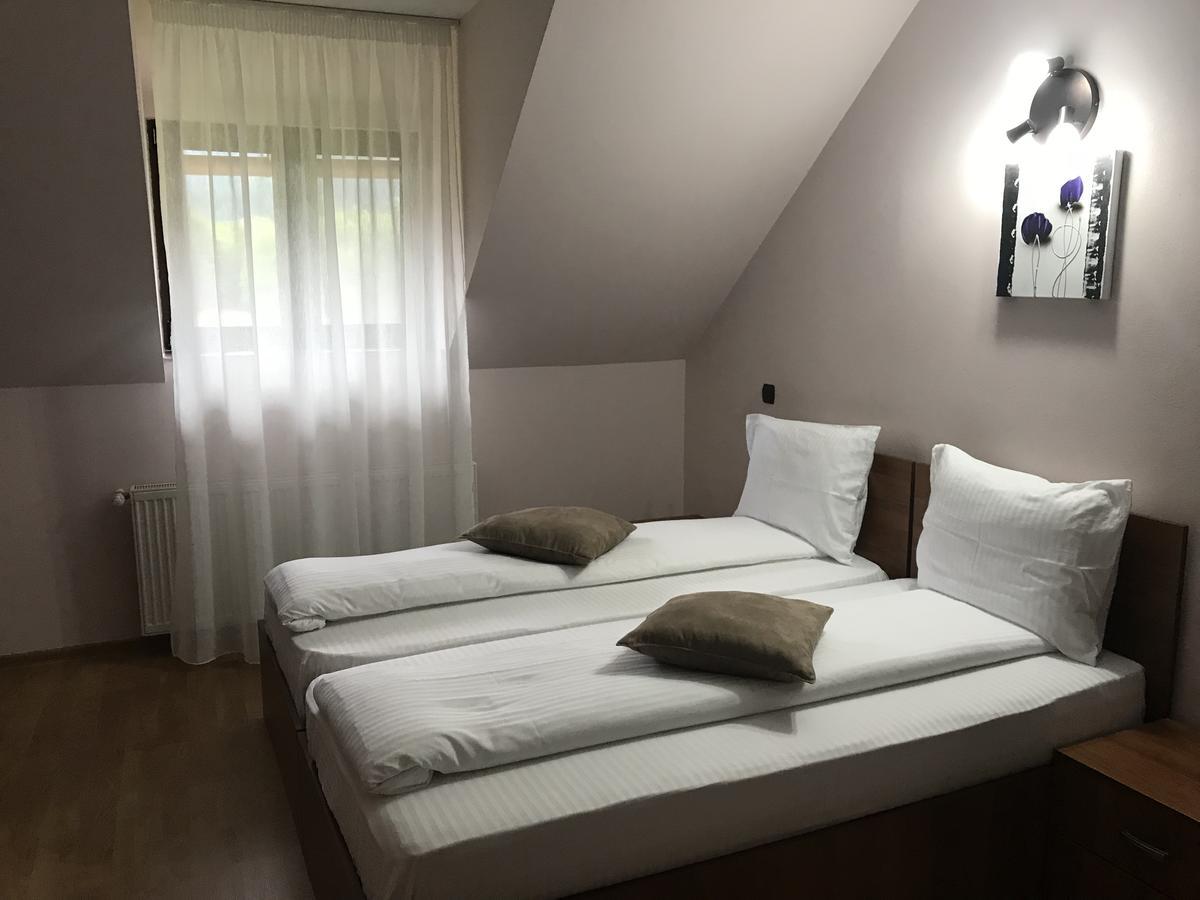 Pensiunea Granada 코바스나 외부 사진