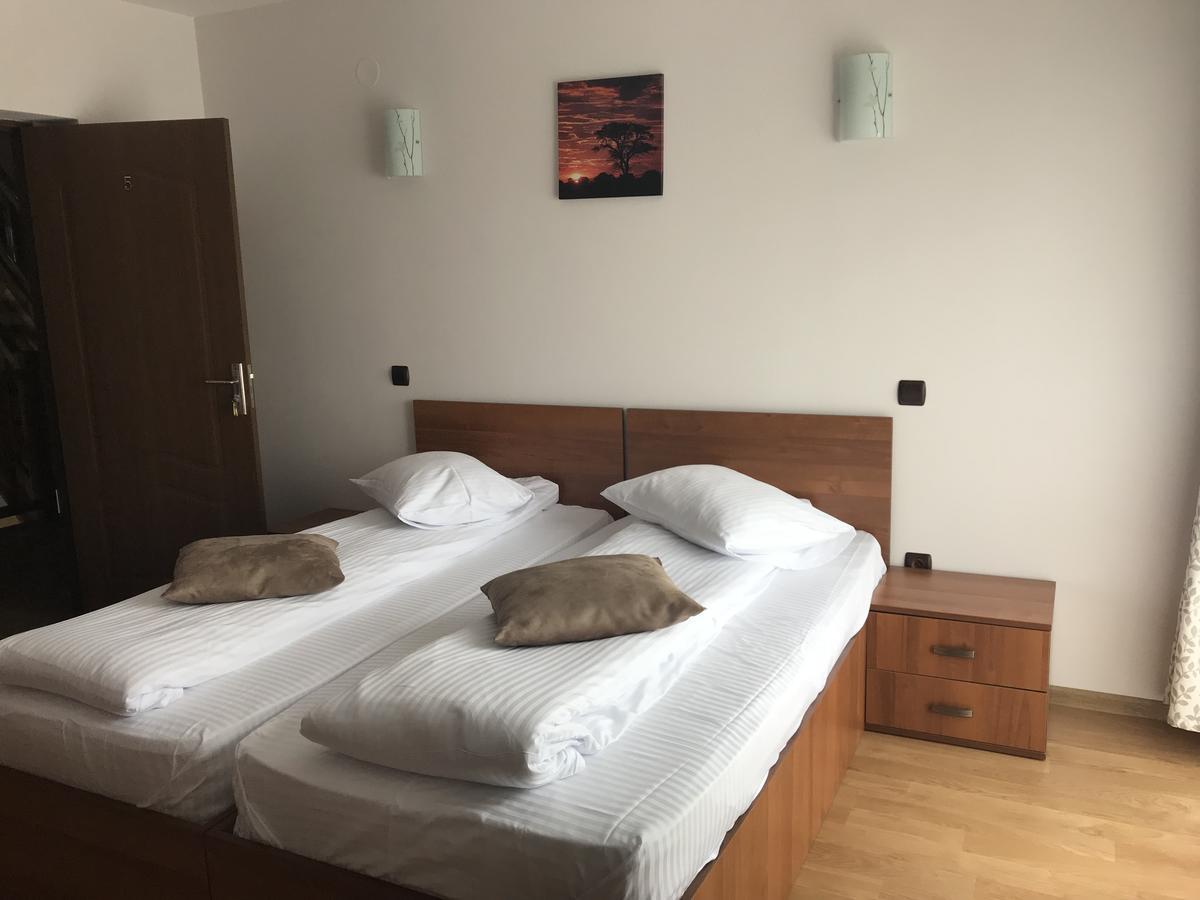 Pensiunea Granada 코바스나 외부 사진