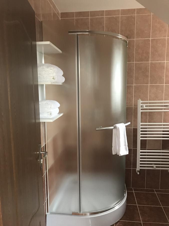 Pensiunea Granada 코바스나 외부 사진