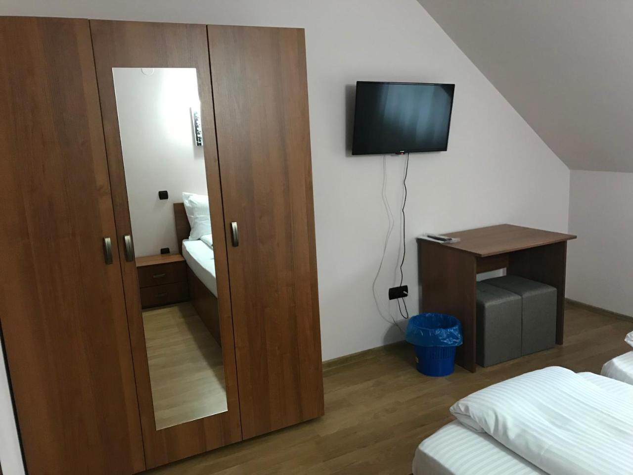 Pensiunea Granada 코바스나 외부 사진